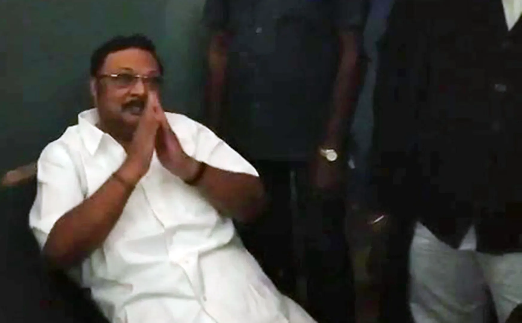 madurai court m k azhagiri land  case 